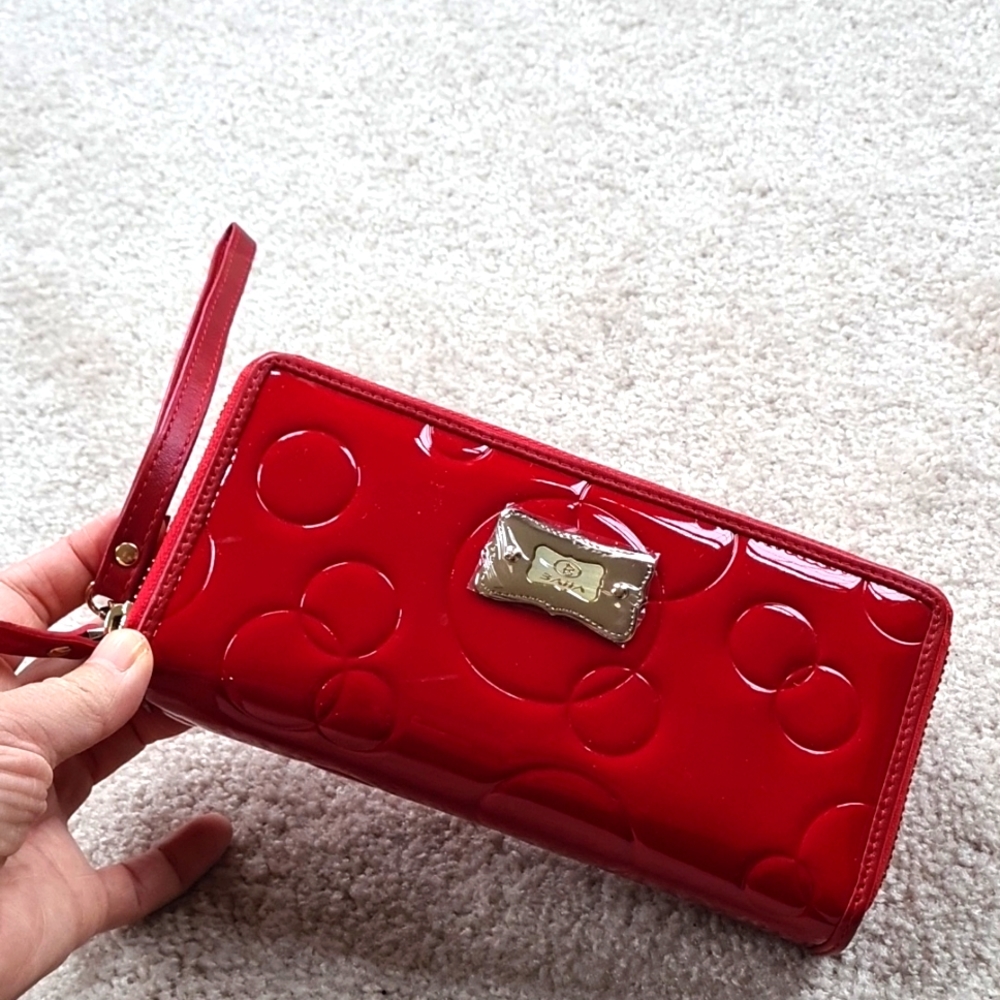 Brand New Red Wristwallet with bag